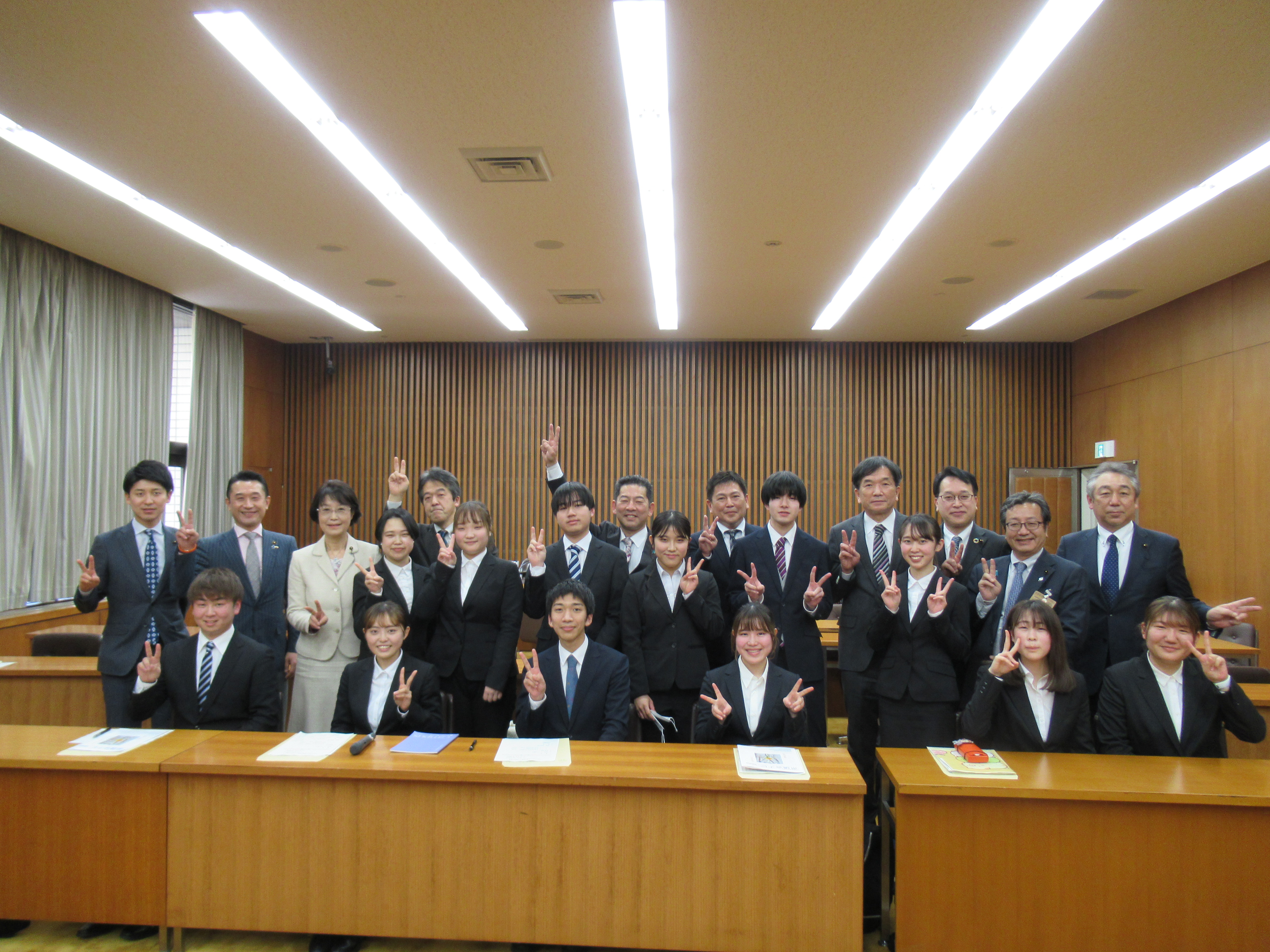 daigakusei_ikenkoukan02