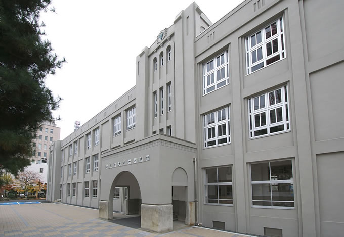 山形市立西山形小学校