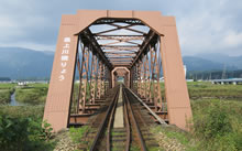 最上川橋梁の写真2