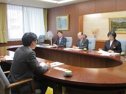 11月14日防衛白書説明の様子
