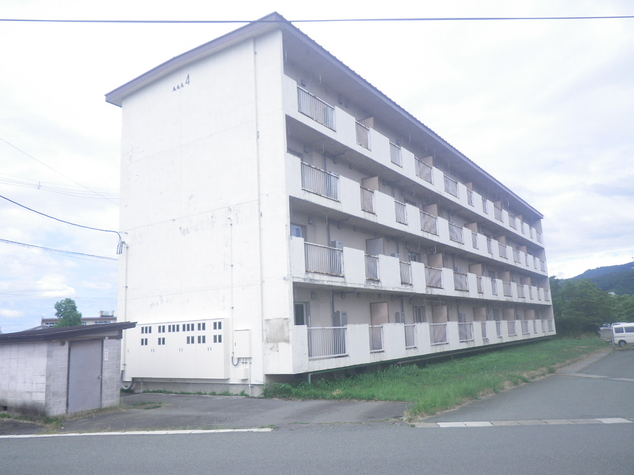南山形アパート外観