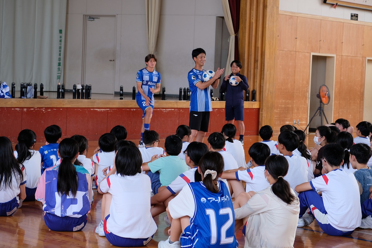 サッカー体験の様子
