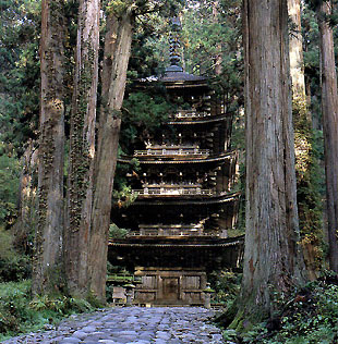 Mt. Haguro Five-Story Pagoda (Tsuruoka City)